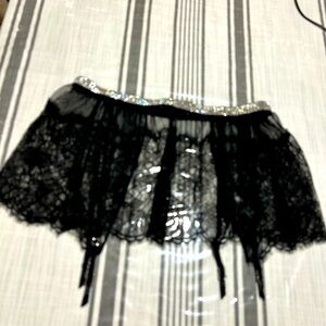 Victoria’s Secret very sexy lace garter skirt M/L